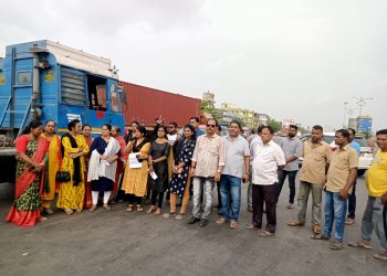 अवैध पार्किंग विरोधात सोनारी ग्रामस्थ आक्रमक