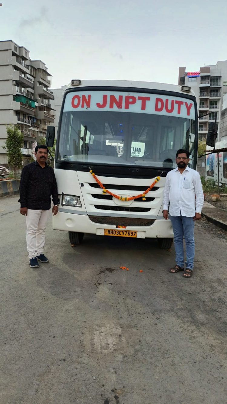 जेएनपीटीच्या वर्धापन दिनी द्रोणागिरी नोड मध्ये जनरल शिफ्ट तसेच तिन्ही शिफ्ट मध्ये जे एन पी टी प्रशासनाची बससेवा सुरू ; कामगार एकजूटीचा झाला विजय