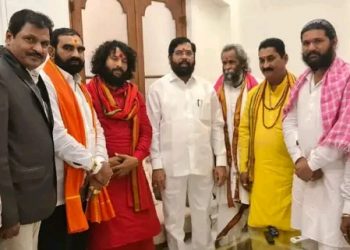 मुख्यमंत्री एकनाथ शिंदे यांच्याशी पोहरादेवी येथील बंजारा महंत शिष्टमंडळाची भेट