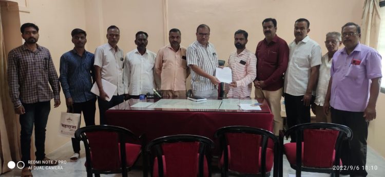 हनुमान नगर व वाठार मळा. फरांदवाडी रस्त्यासाठी दीपक शिंदे यांचे बांधकाम विभागास निवेदन