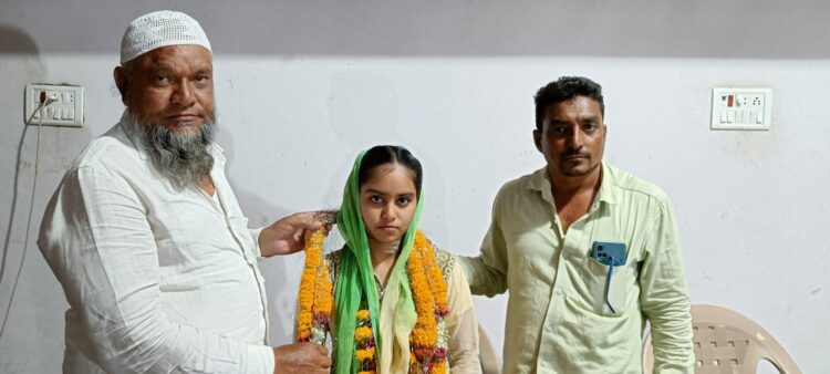 शेख महेक शेख करीम हिचे दहावीत यश