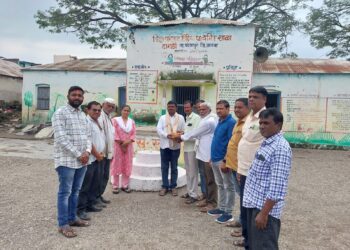 शिक्षक पी डी खरात यांचा सत्कार