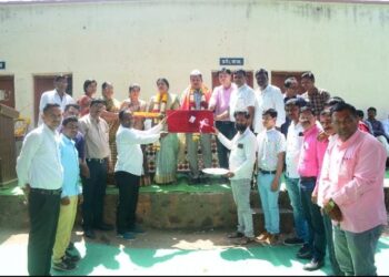 शिवाजी विद्यालयामध्ये श्री. मिश्रा एस. जी. यांचा सेवा गौरव सोहळा साजरा