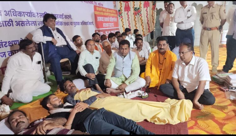 वाशिम,पोहरादेवी येथील उपोषणकर्त्याची मागणी मान्य झाल्या नाही तर,येणाऱ्या काळात सरकारला धडा शिकवल्याशिवाय स्वस्थ बसणार नाही असा इशारा बंजारा संघटनेच्या वतीने देण्यात आला