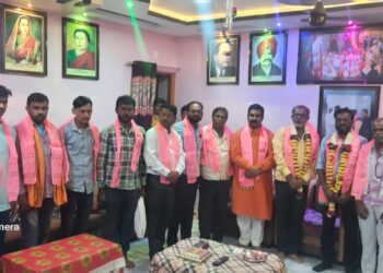 लोणार तालुक्यात भारतीय जनता पार्टी ला मोठा धक्का!      बीजेपी निष्ठावान प्रकाश नागरे BJP सोडून BRS मध्ये प्रवेश.