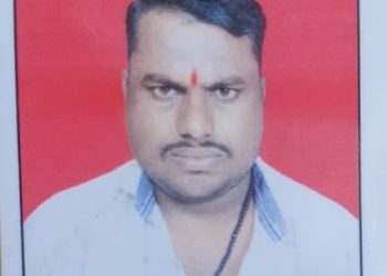 दरवाजा का तोडला या कारणावरून एका तरुणाचा खून,चौघांविरुद्ध गुन्हा दाखल