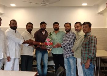 मुस्लिम समाजाच्या वतीने रविवार पेठ तालीम गणेशोत्सव मंडळ च्या पधिकाऱ्यांना शुभेच्छा