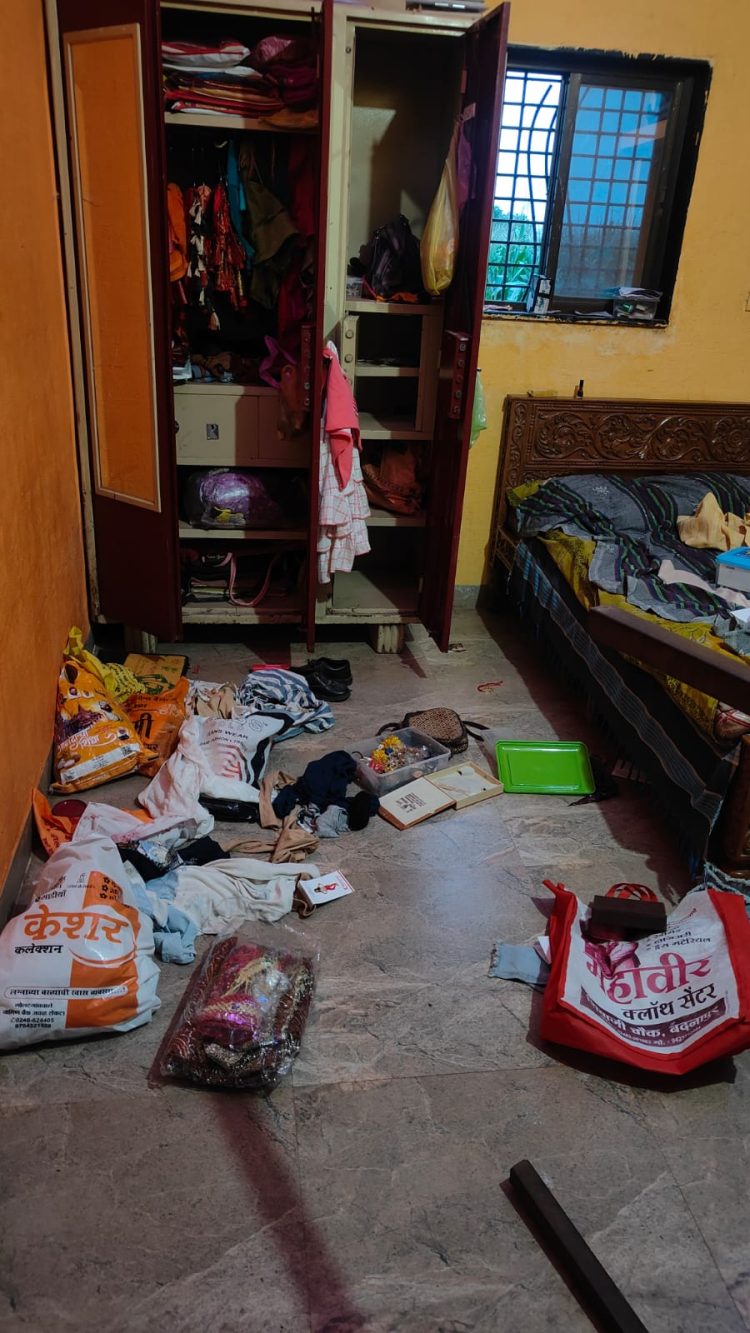 बदनापूर तालुक्यात भर दिवसा चोरी, चोरट्यानी एक लाख 93 हजाराचे सोने चांदीचे दागिने पळविले