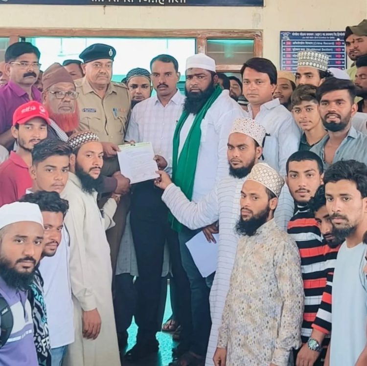 रामगिरी महाराजावर गुन्हा दाखल करून अटक करण्याची मागणी