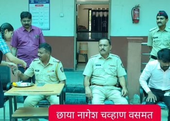 शाळेतील चिमुकल्या विघार्थीनींनी पोलिसा सोबत केला रक्षाबंधन सण साजरा