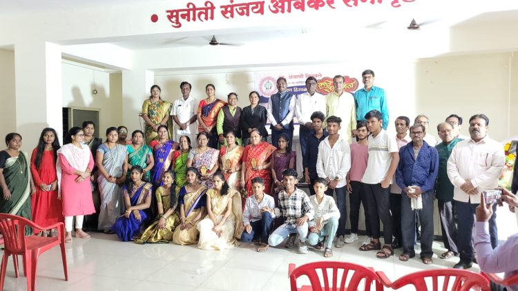 ‘कसे सत्य सांगू, की मला माणसाची भीती वाटते रे..”श्रावण हिरवळ..कवितेचा दरवळ…’ ; अंजनी फाऊंडेशनच्या वतीने आयोजित कवि संमेलन रंगले