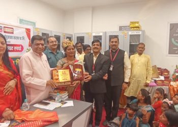 रक्षक रयतेचा न्यूज आणि चंदुकाका सराफ यांच्या तर्फे आयोजित भव्य गौरी सजावट स्पर्धेचा बक्षीस वितरण समारंभ संपन्न, धुमाळवाडी येथील सौ रेश्मा पवार प्रथम क्रमांकाच्या विजेत्या