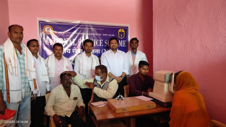 दगडवाडी येथील मोफत नेत्र तपासणी शिबिरात 188 रुग्णांची तपासणी